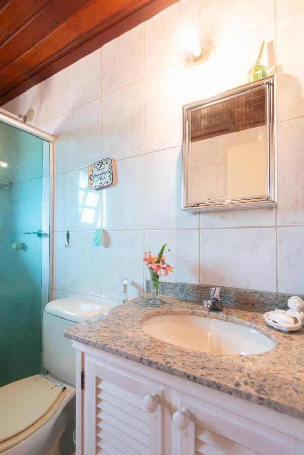 Casa com piscina na melhor localização de Búzios -WIFI 500MB, SMART TV 4K - agua e luz cobrados a parte Extérieur photo