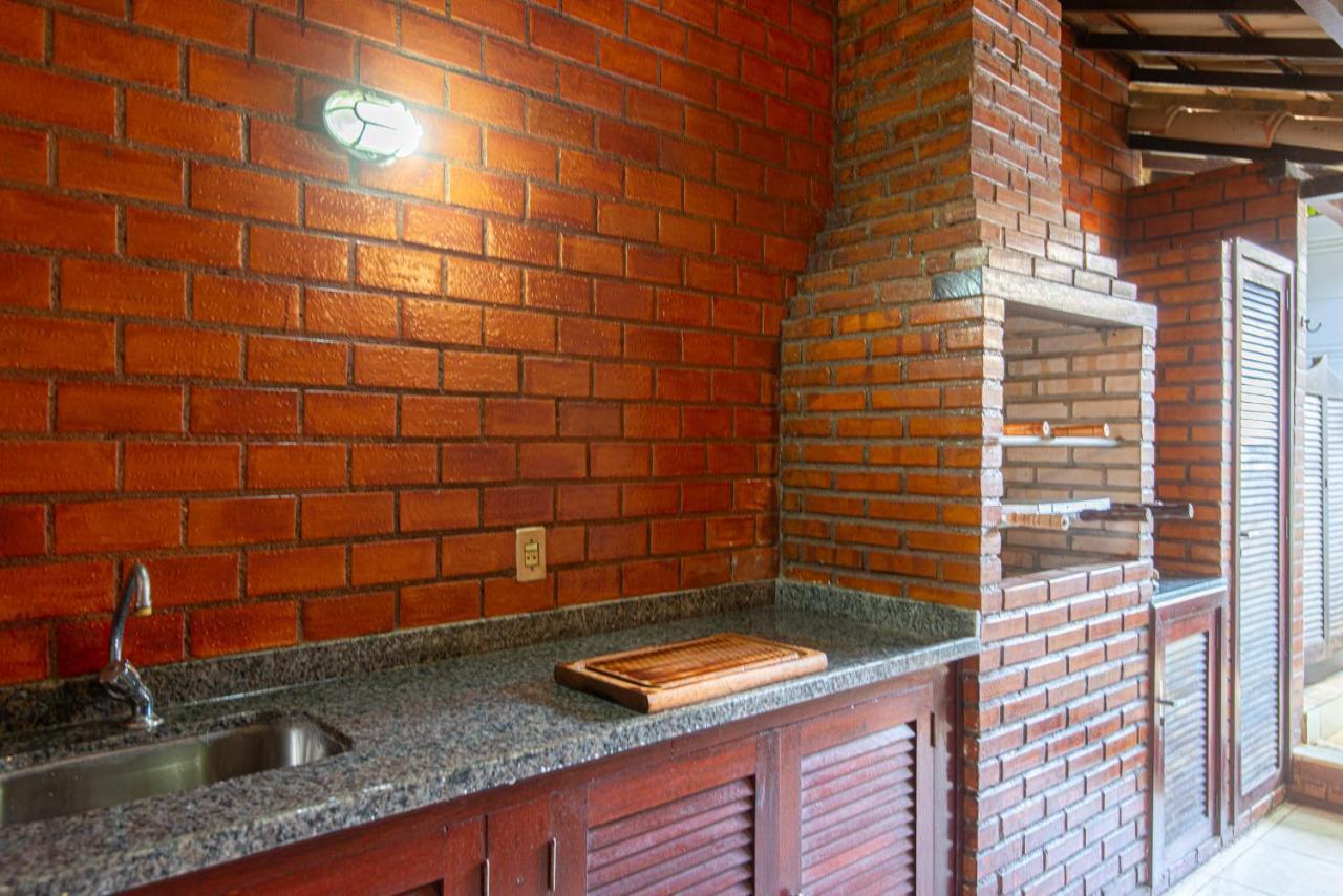 Casa com piscina na melhor localização de Búzios -WIFI 500MB, SMART TV 4K - agua e luz cobrados a parte Extérieur photo