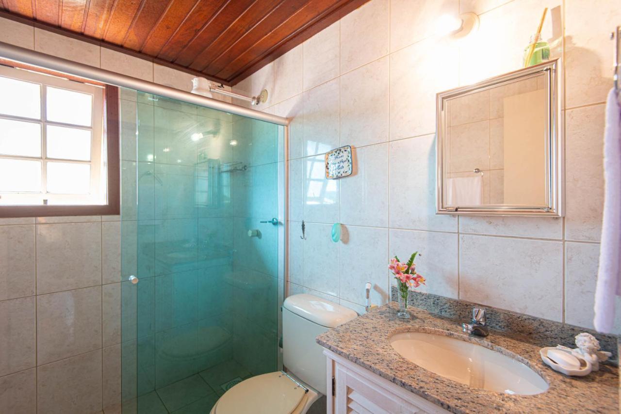Casa com piscina na melhor localização de Búzios -WIFI 500MB, SMART TV 4K - agua e luz cobrados a parte Extérieur photo