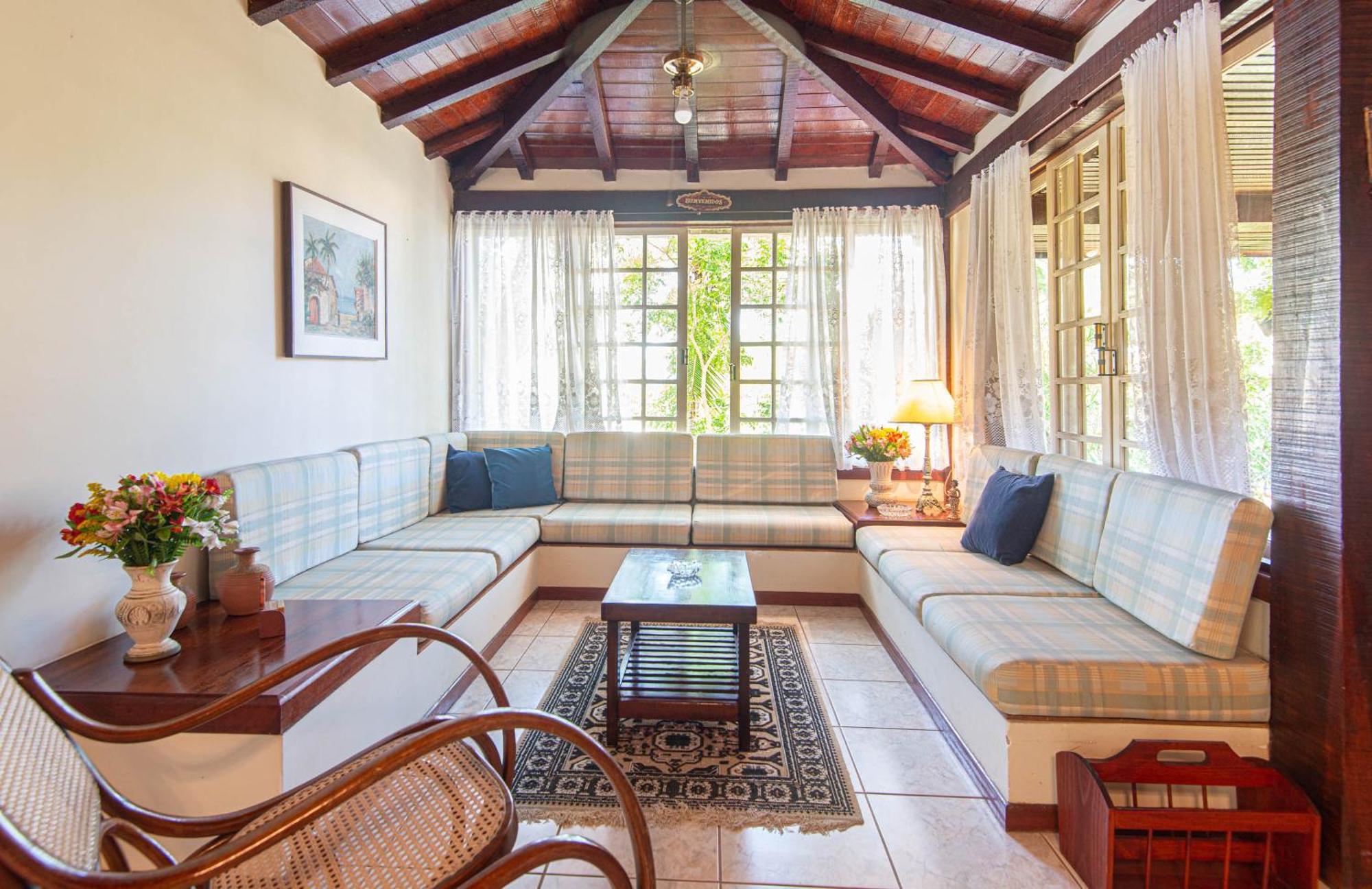 Casa com piscina na melhor localização de Búzios -WIFI 500MB, SMART TV 4K - agua e luz cobrados a parte Extérieur photo