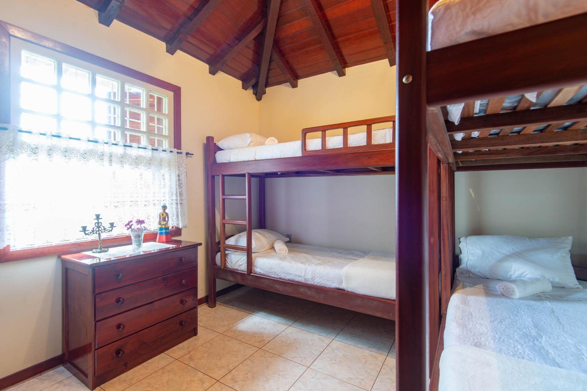 Casa com piscina na melhor localização de Búzios -WIFI 500MB, SMART TV 4K - agua e luz cobrados a parte Extérieur photo