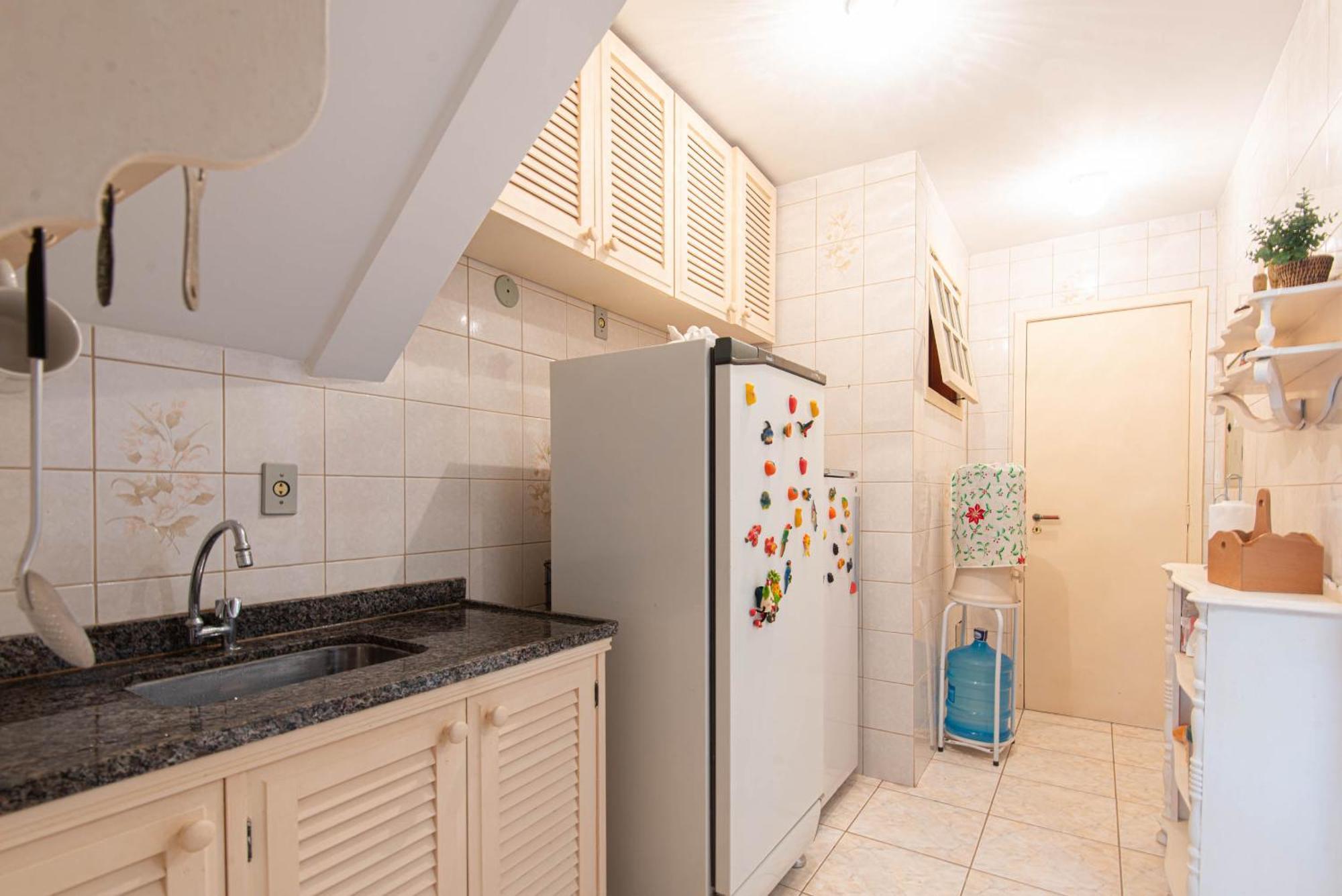 Casa com piscina na melhor localização de Búzios -WIFI 500MB, SMART TV 4K - agua e luz cobrados a parte Extérieur photo
