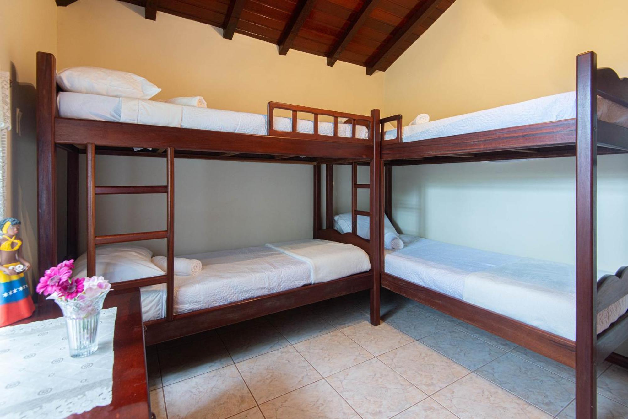 Casa com piscina na melhor localização de Búzios -WIFI 500MB, SMART TV 4K - agua e luz cobrados a parte Extérieur photo