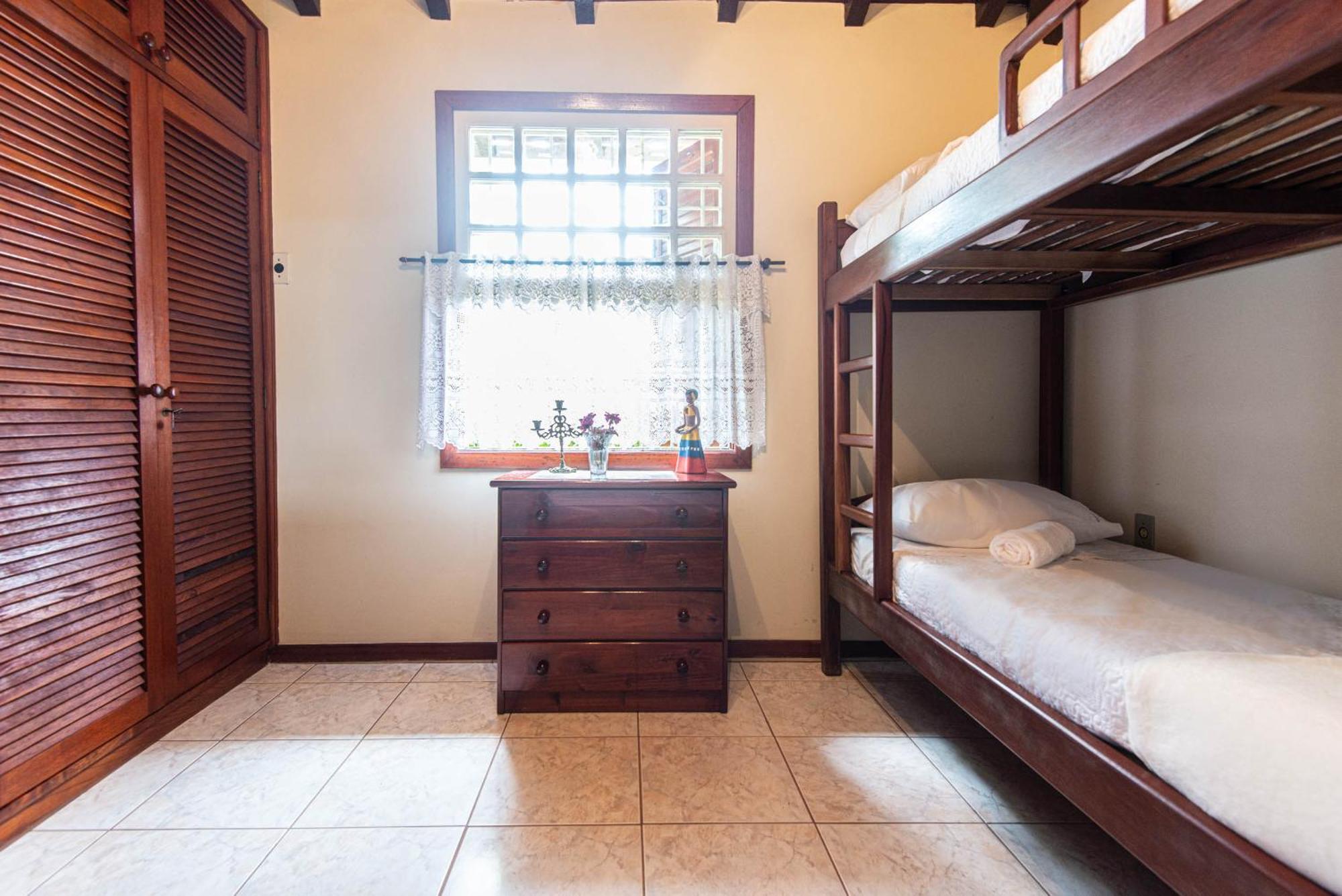 Casa com piscina na melhor localização de Búzios -WIFI 500MB, SMART TV 4K - agua e luz cobrados a parte Extérieur photo