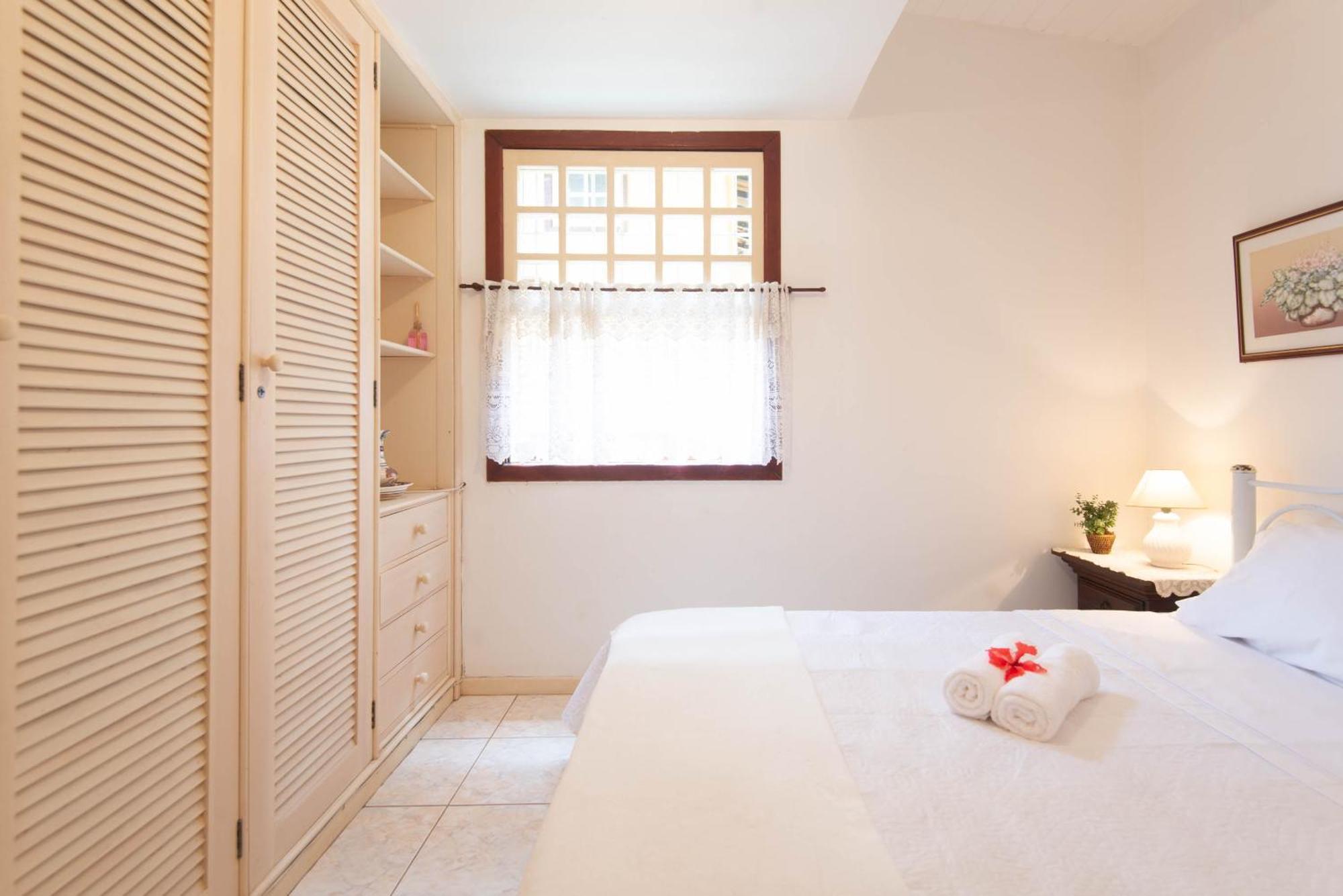 Casa com piscina na melhor localização de Búzios -WIFI 500MB, SMART TV 4K - agua e luz cobrados a parte Extérieur photo
