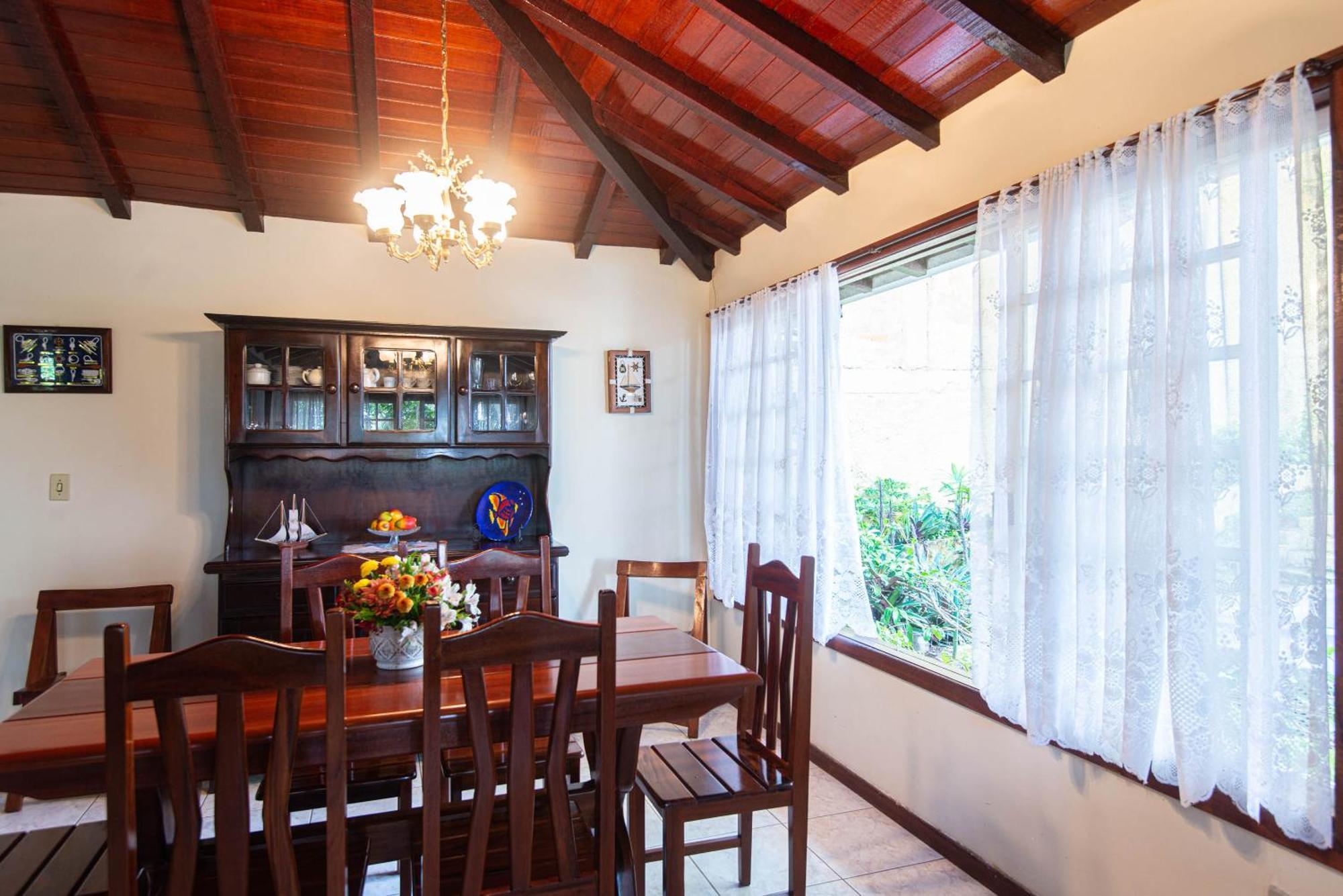 Casa com piscina na melhor localização de Búzios -WIFI 500MB, SMART TV 4K - agua e luz cobrados a parte Extérieur photo