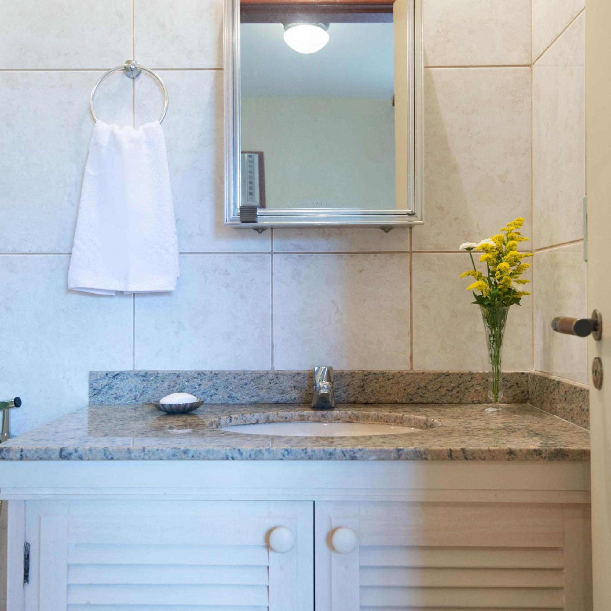 Casa com piscina na melhor localização de Búzios -WIFI 500MB, SMART TV 4K - agua e luz cobrados a parte Extérieur photo